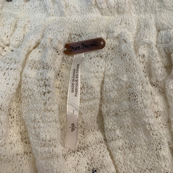 ✨Host Pick✨ Free People Thrill & Frills Lace Blouse Size Small - Picture 14 of 14